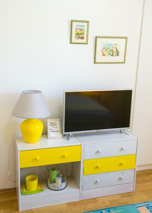 Yellow Lily Mostar Apartman Exterior foto