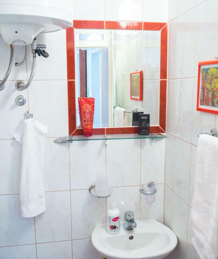 Yellow Lily Mostar Apartman Exterior foto